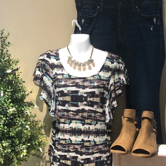 Flutter Sleeve Top Size 1x Colorful Pattern